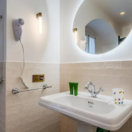 Ospitali, Ks-suites Guest house